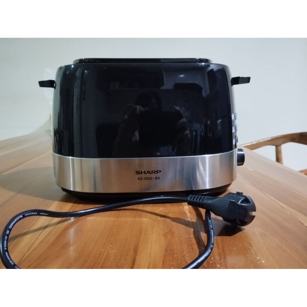 SHARP Pemanggang Roti KZ-2S02-BK SECOND