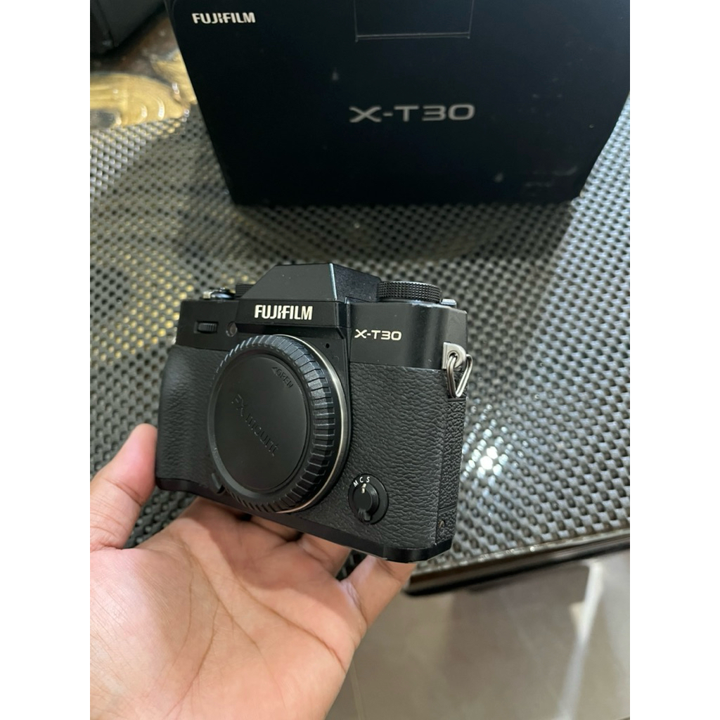 KAMERA MIRRORLESS  FUJIFILM XT30 Body only murah