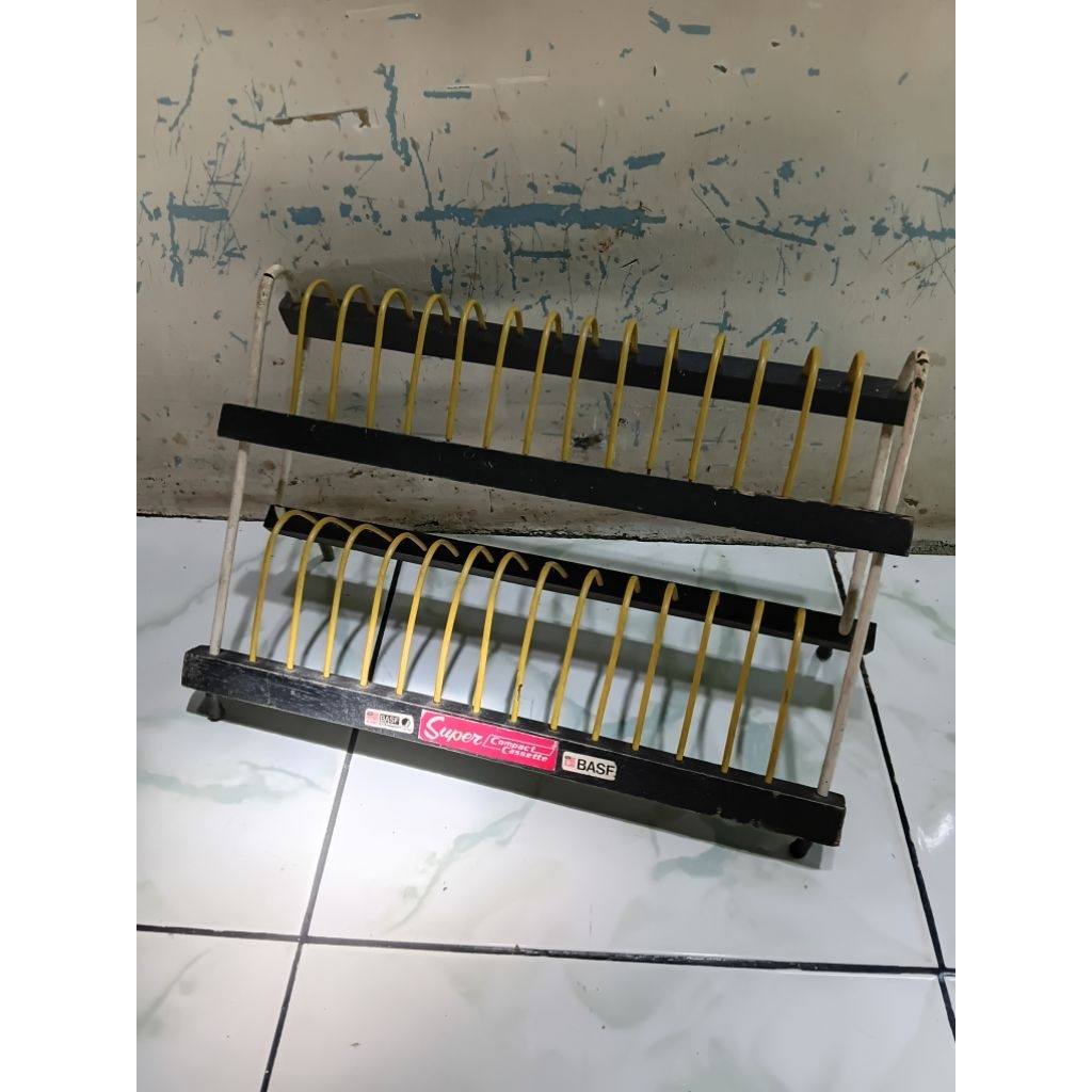 Rak kaset pita jadul