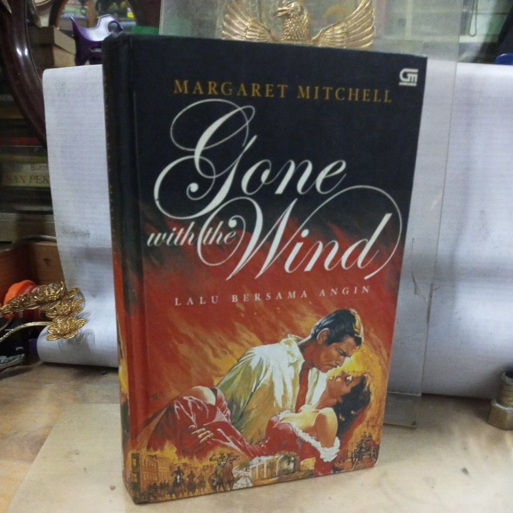 novel , done with the wind , lalu bersama angin oleh margaret mitchell