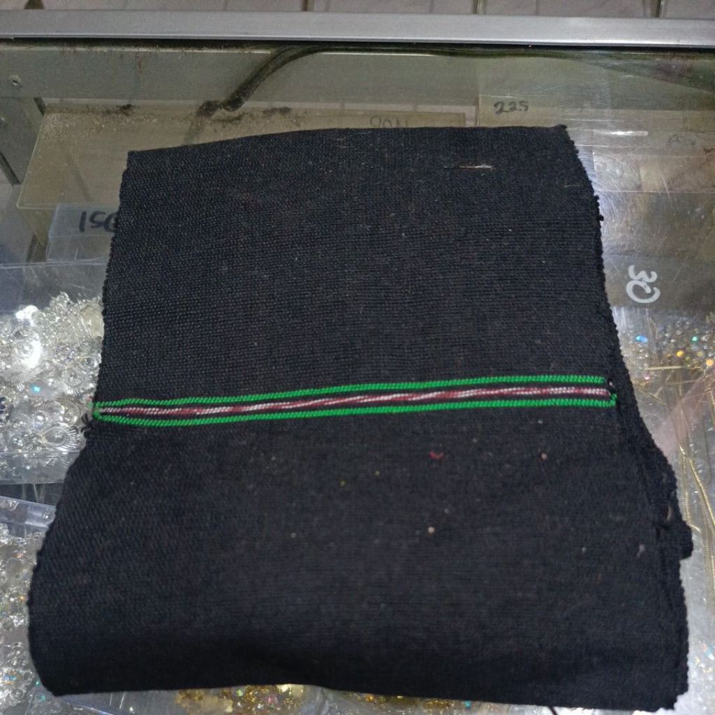 Stagen/Centing hitam