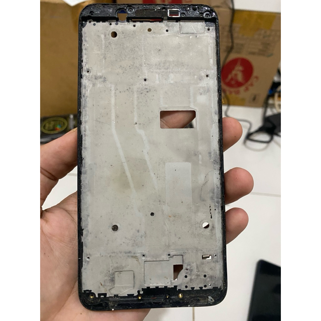FRAME TULANG TENGAH TATAKAN LCD OPPO A83 COPOTAN
