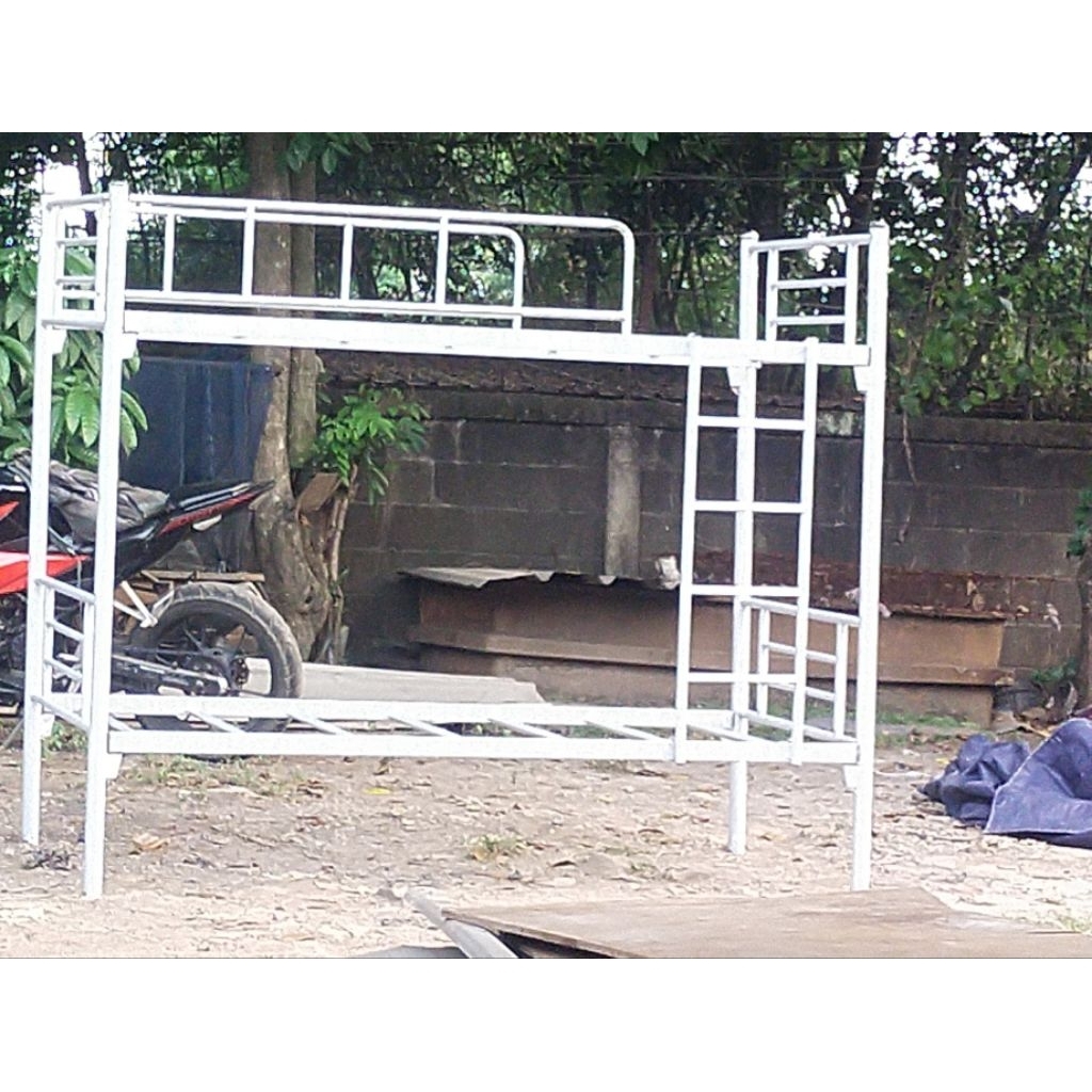 Ranjang Susun Tingkat Besi - ranjang susun