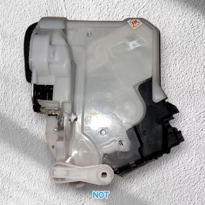 Door Lock,Doorlock Actuator New Rush,Terios,Avanza,Xenia Pintu Depan Kanan Th 2017up Original.