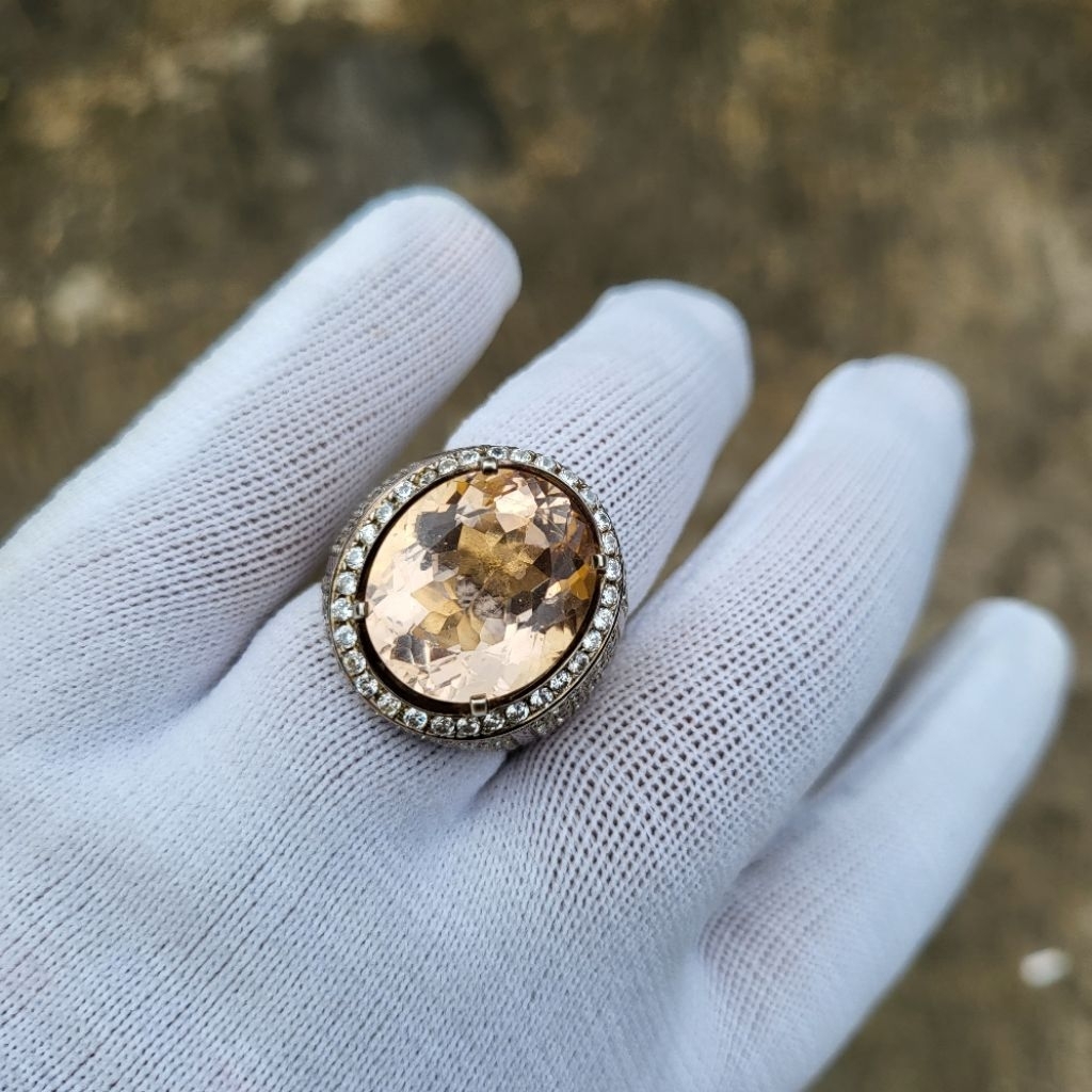 NATURAL MORGANITE BERYL R452