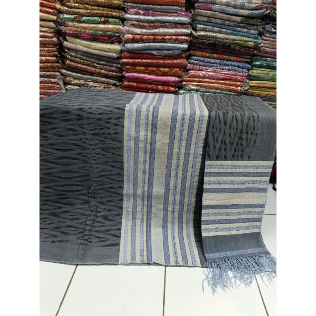 SARUNG PERTAP TOBA WARNA ABU ROKOK.