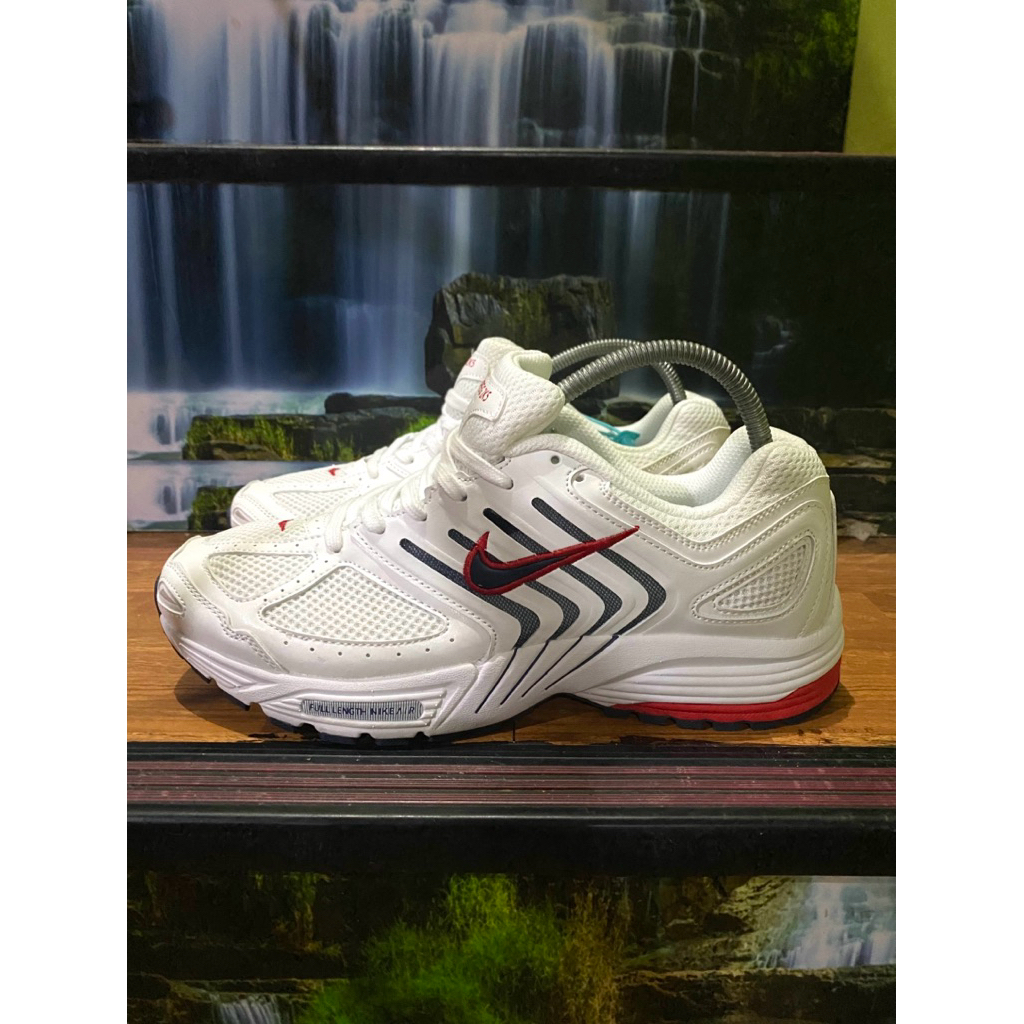 Sepatu Terbaik  Running Pria Size 45 / 29