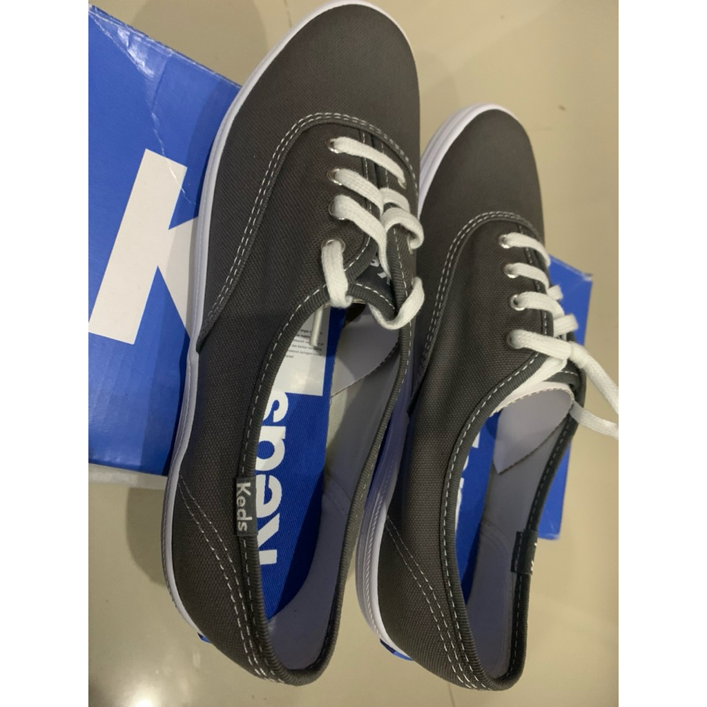 sepatu keds original new