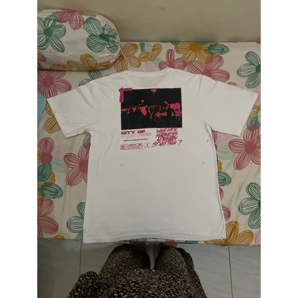 Preloved Kaos Oversize Jiniso