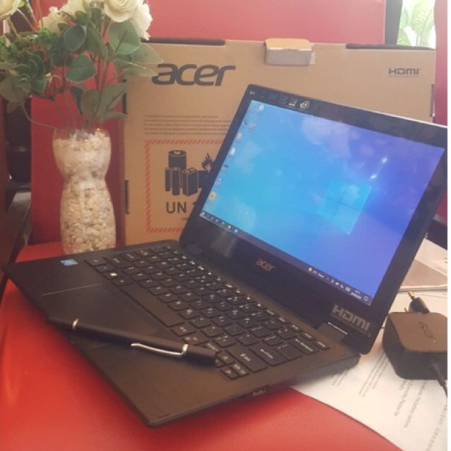 Sale Laptop slim  Acer Spin Lcd HD Touchscreen mulus fullset