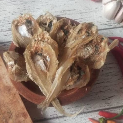 ikan asin bulu ayam tawar.