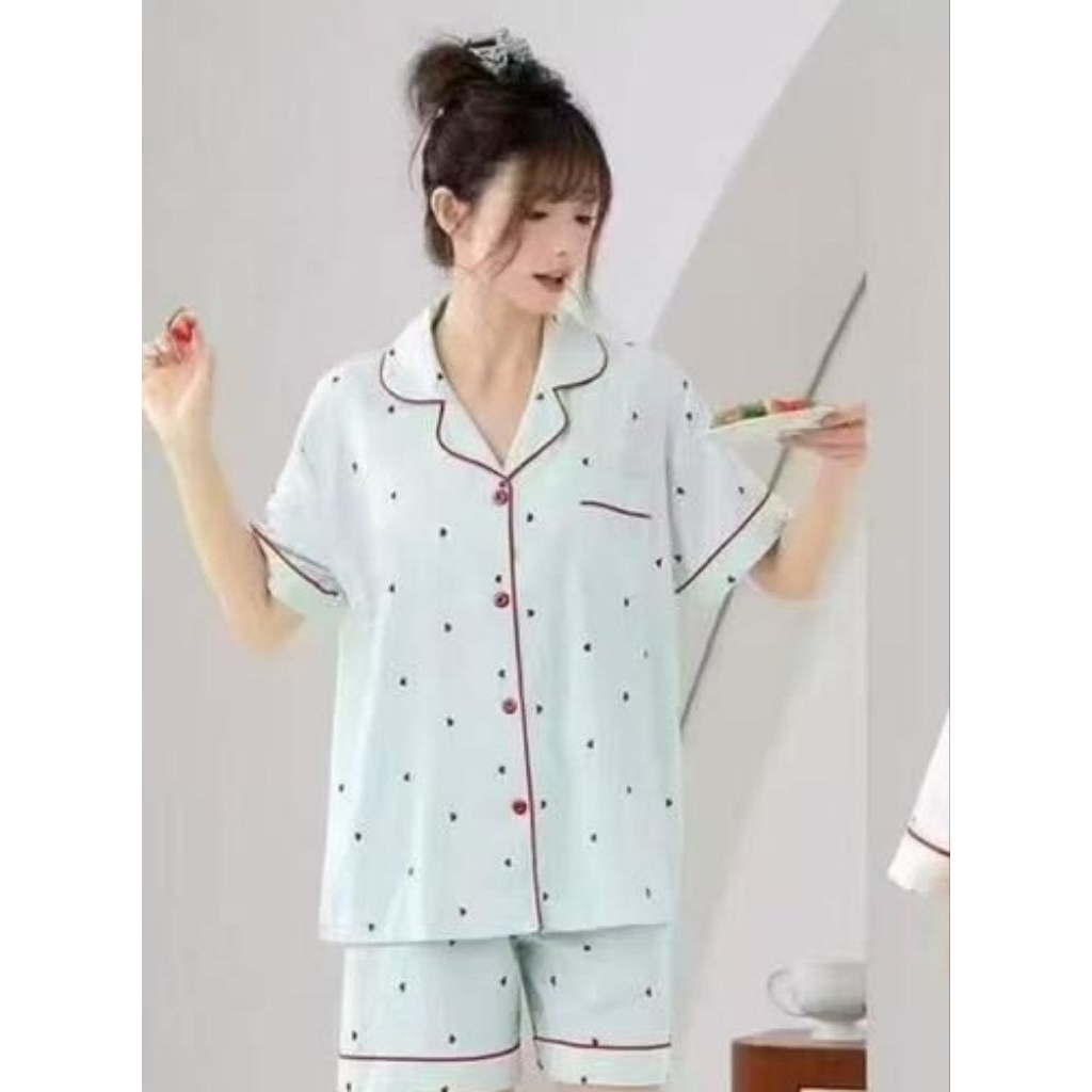 piyama celana pendek motif d