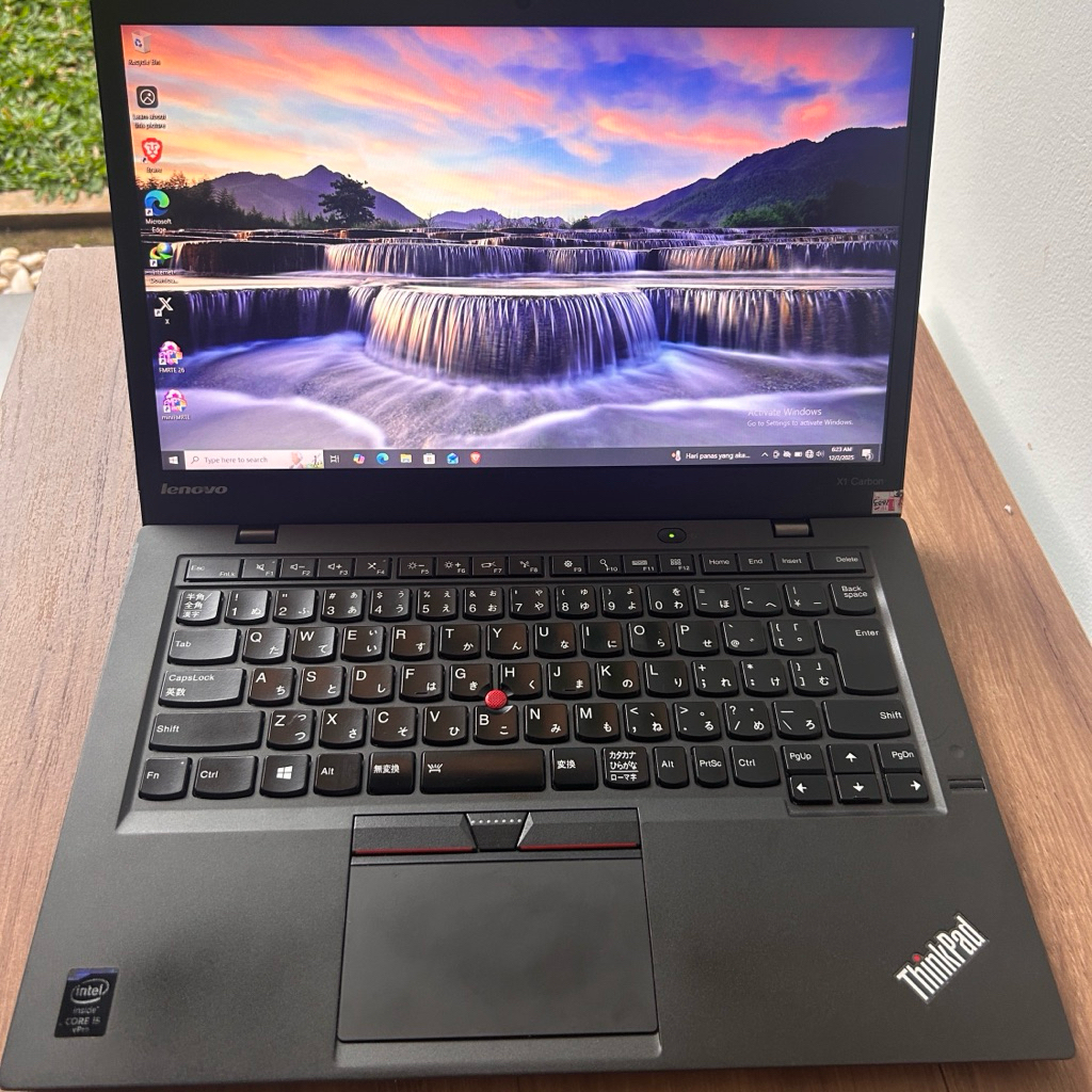 Lenovo Thinkpad X1 Carbon G3 14in i5-5300u 8GB RAM 126GB SSD