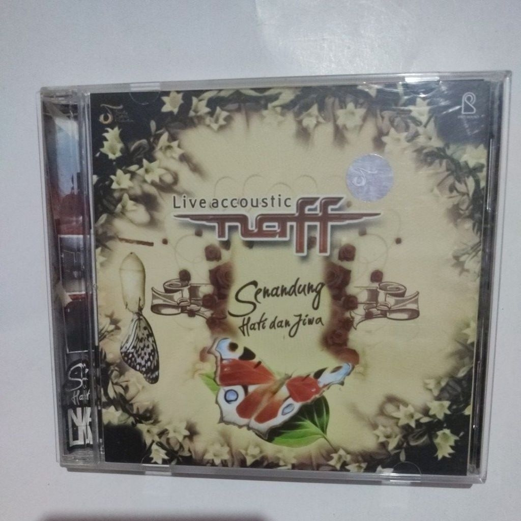 CD LIVE ACCOUSTIC NAFF SENANDUNG HATI DAN JIWA