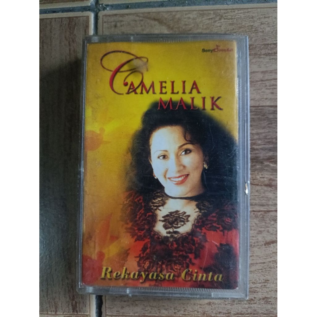 kaset pita CAMELIA MALIK "rekayasa cinta"