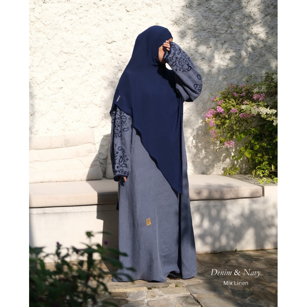 Aafiya Maryam Denim & Navy L/XL