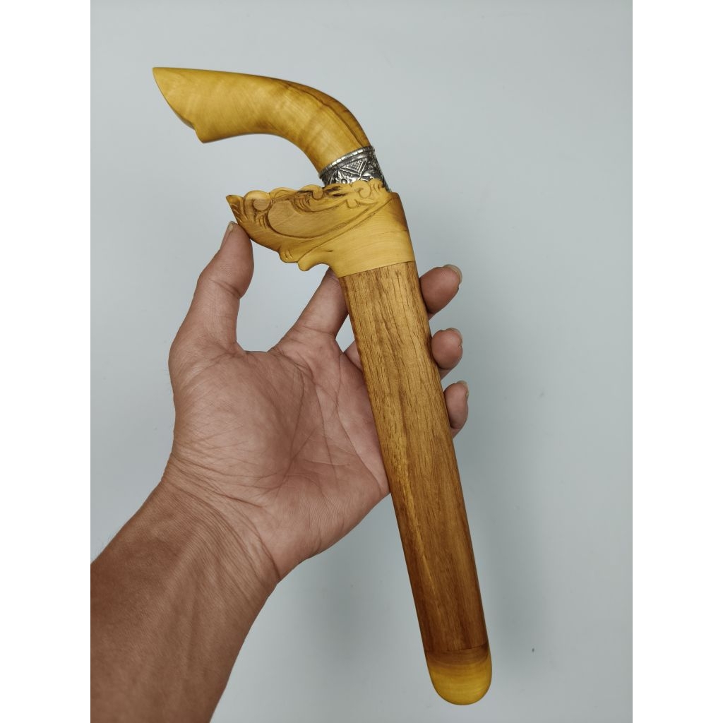 Badik luwu Kurissi tampilan cakep