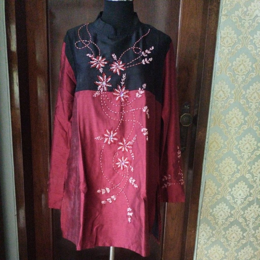 Atasan Wanita Tunik Payet Merah Marun