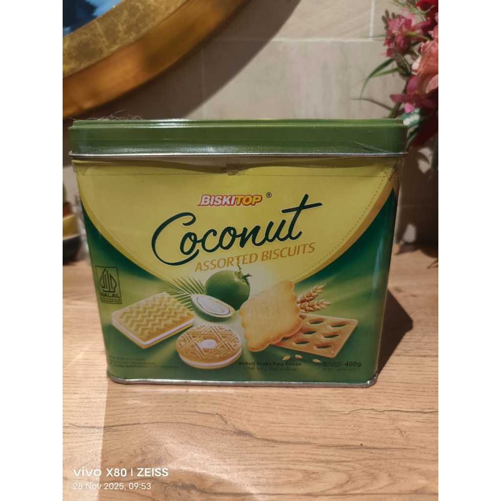 BISKITOP Coconut Assorted Biskuit Lebaran / Biskitop Coconut Assorted Biscuit Kaleng 400 Gr