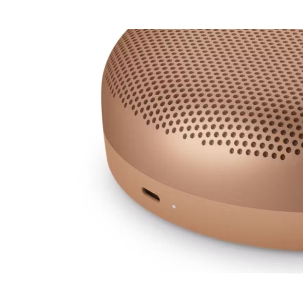 B&O Bang & Olufsen Beosound A1 3rd Gen Portable Bluetooth speaker - Honey Tone