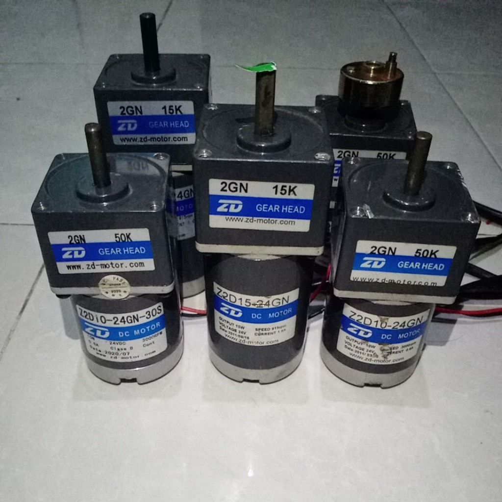 DC MOTOR GEARBOX. 24VDC.   10 WAT.  RATIO 1:50.   60 RPM.