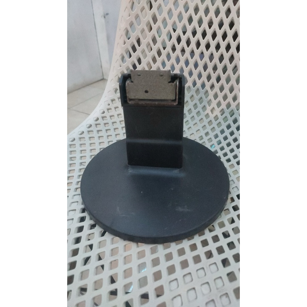 kaki monitor lenovo D186 WA 19 inch