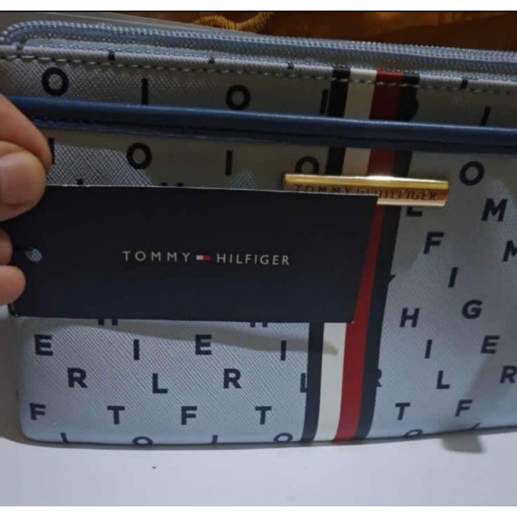 Tas Pounch Tommy Hilfiger (Baru Original)