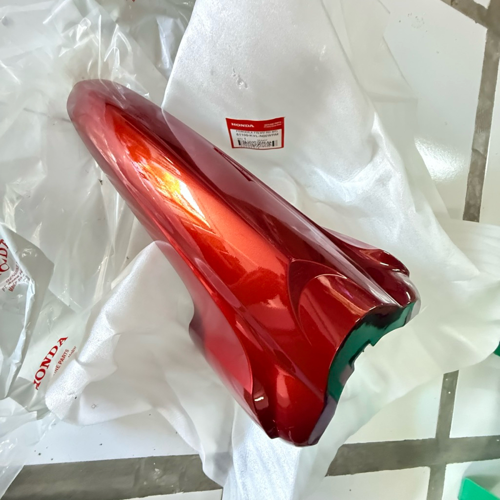 Spakbor depan Supra X125 merah. 61100-KVL-N00WRM