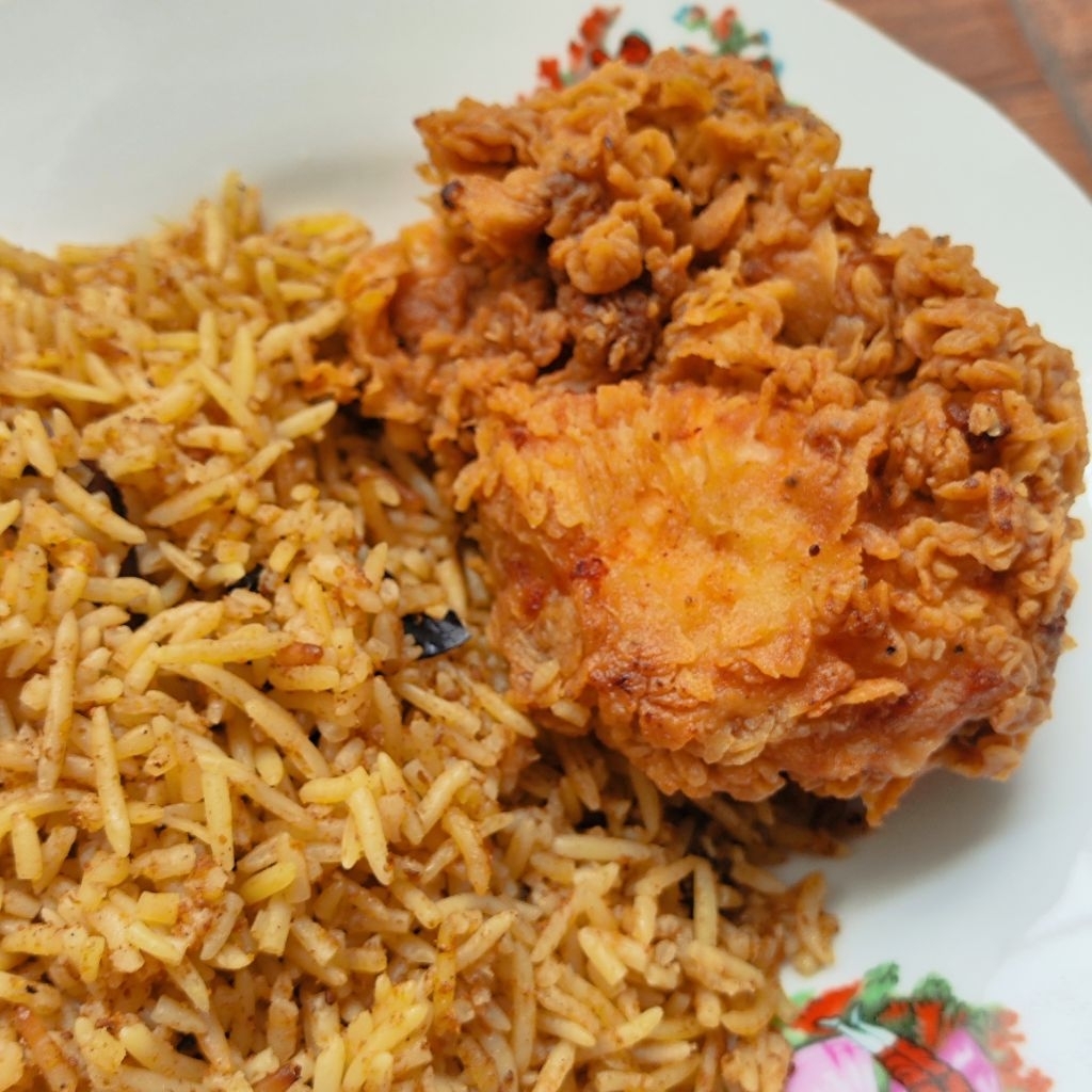 nasi Kebuli ayam Friedchiken Ayam Goreng Nasi Kebuli
