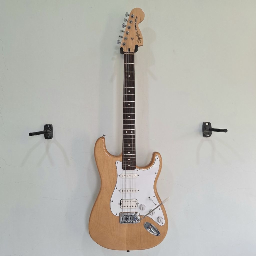 Squier FSR Affinity Stratocaster HSS Natural Finish 2024
