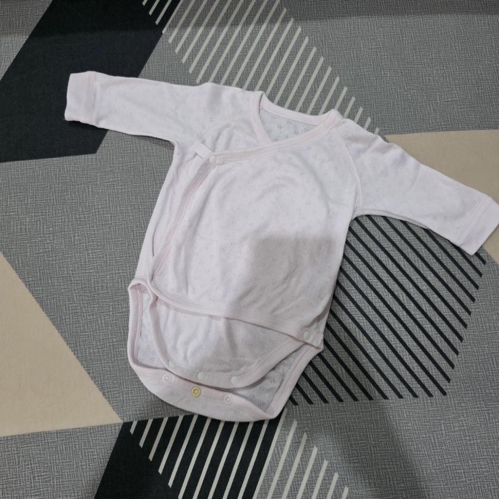 Uniqlo Baby Baju Bayi Bodysuit Lengan Panjang Long Sleeve Pointelle Kimono Soft Knit UNIQLO ORIGINAL