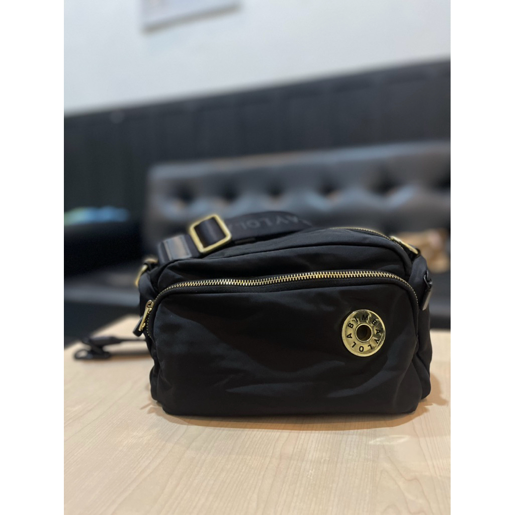 preloved BYL CROSSBODY GOLD HARDWARE