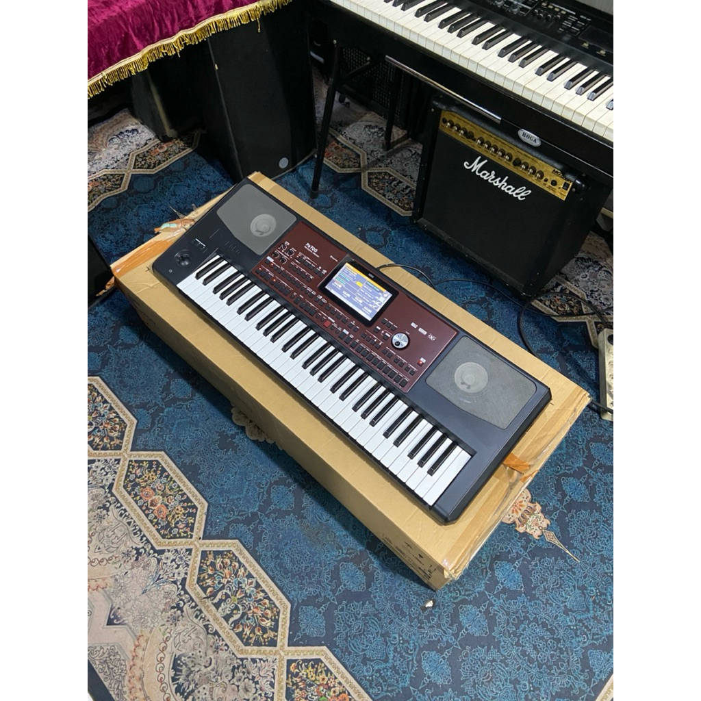Keyboard Korg PA700