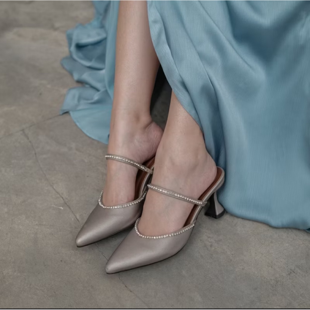 preloved sepatu wanita heels diamond strap tangerine marche - 35 ash gray