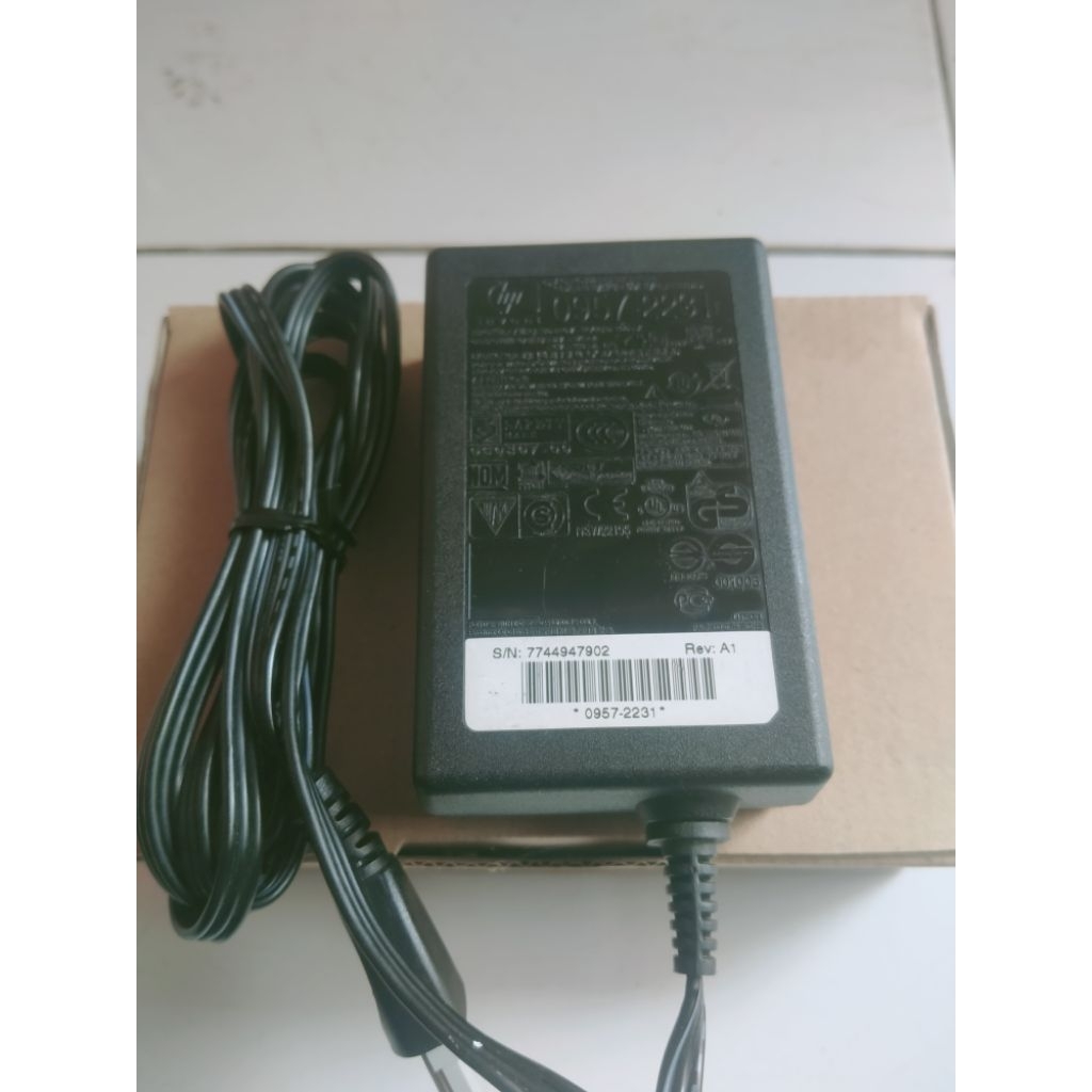 Adaptor hp 0957-2231 (32v-375mA)-(16v-500mA)