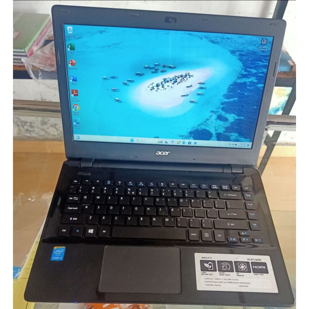 Acer E5 471 core i3 gen 4 ram 8 SSD 128