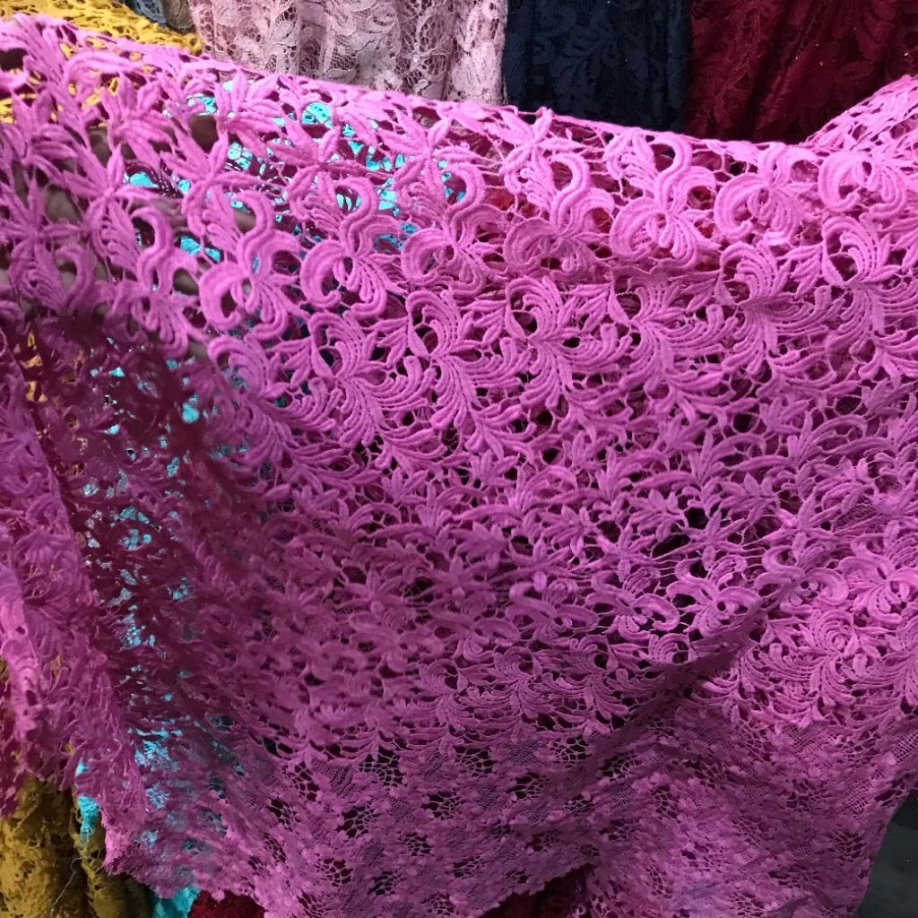 kain brokat Prada oki ~ kain brokat Prada Nagita ~ kain kebaya