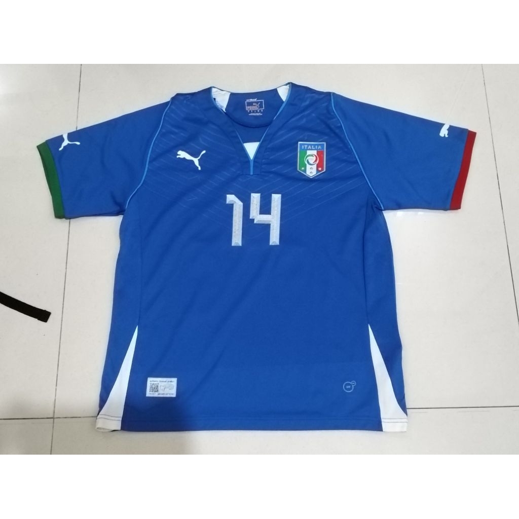 Jersey bola Italy player issue