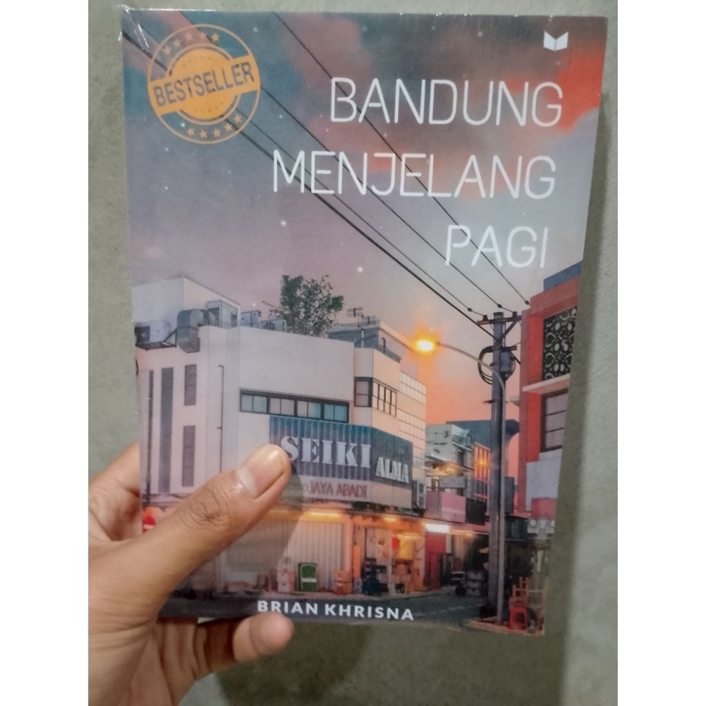 buku Bandung Menjelang Pagi