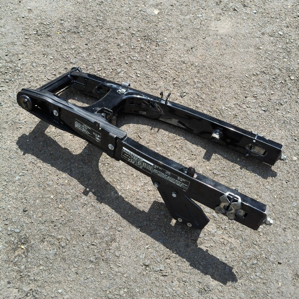 Swing arm CRF 150L Original (bekas) asli warna hitam