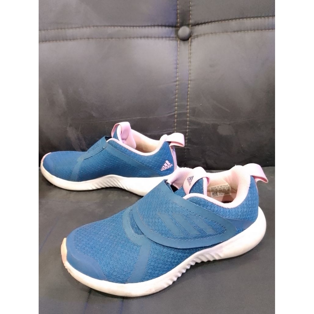Sepatu anak Adidas Fortarun