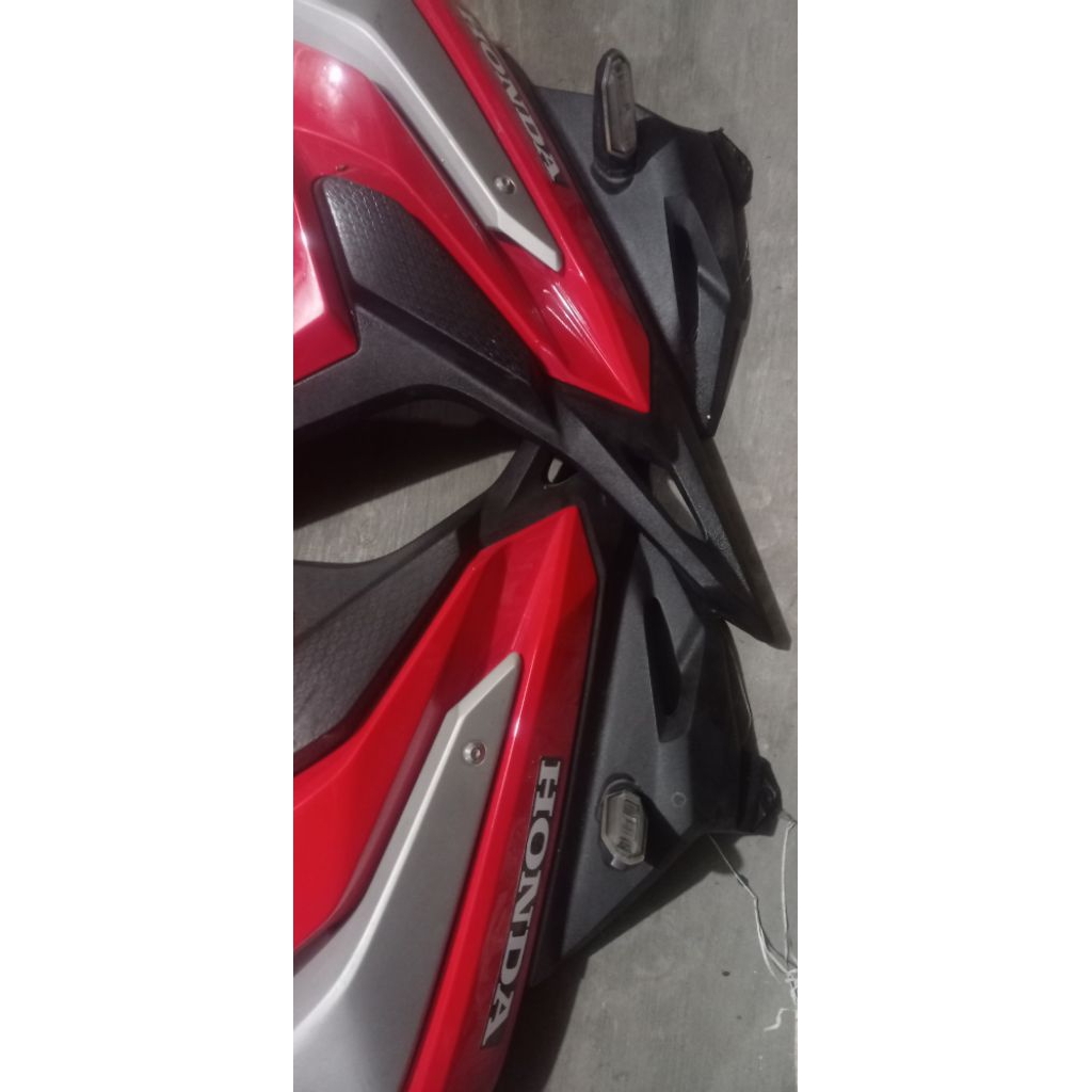fairing sayap kiri kanancb150x/cover bodi samping kiri kanan depan CB150X NEW original copotan