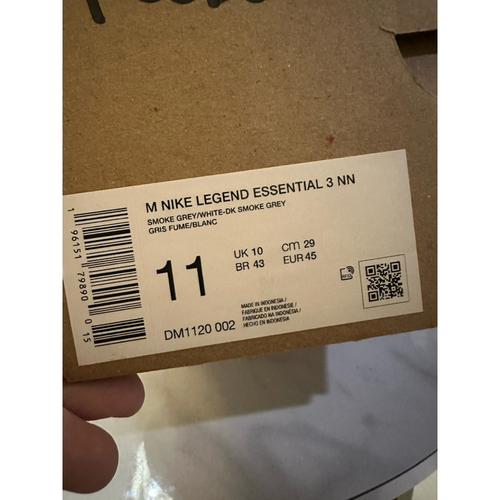 Nike Legend Essential 3 Grey Size 43 insole 29cm