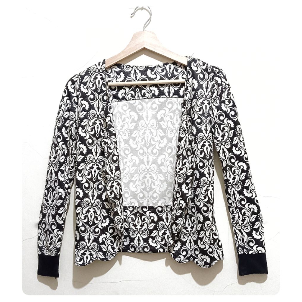 Blazer Wanita Hitam Putih