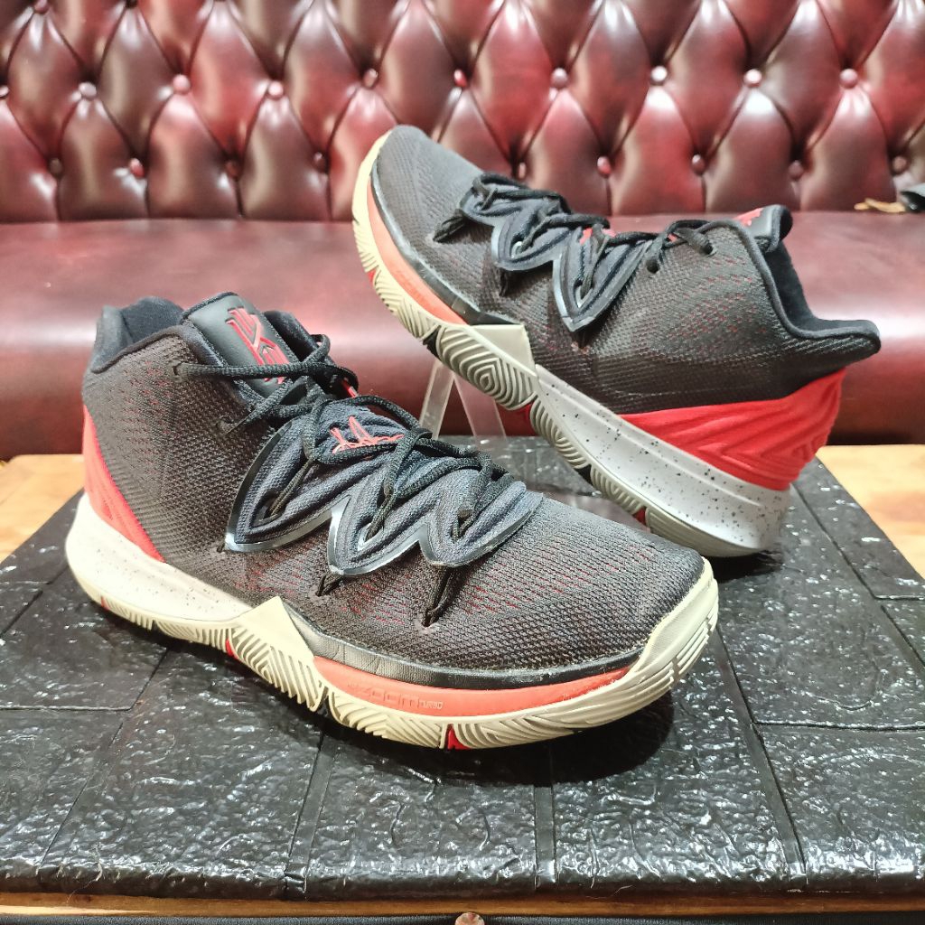 ziero sepatu basket kyrie size 44,5