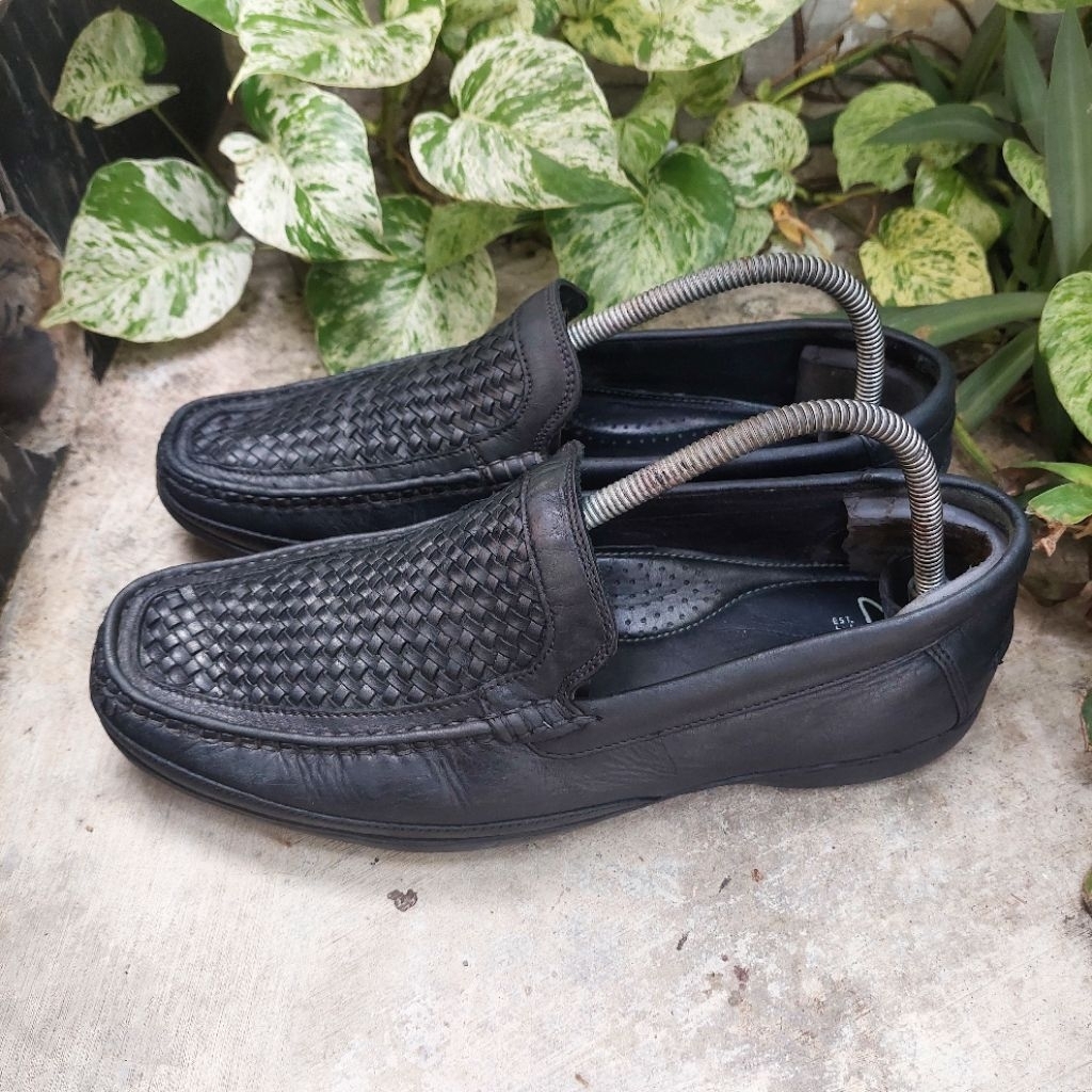 sepatu loafer second clarks size 42(26cm)