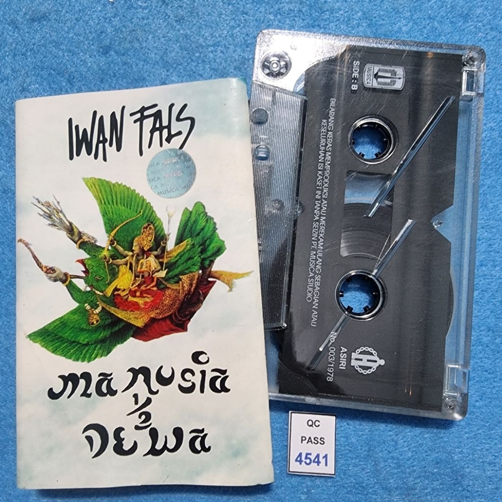 Kaset pita Iwan Fals / Manusia Setengah Dewa