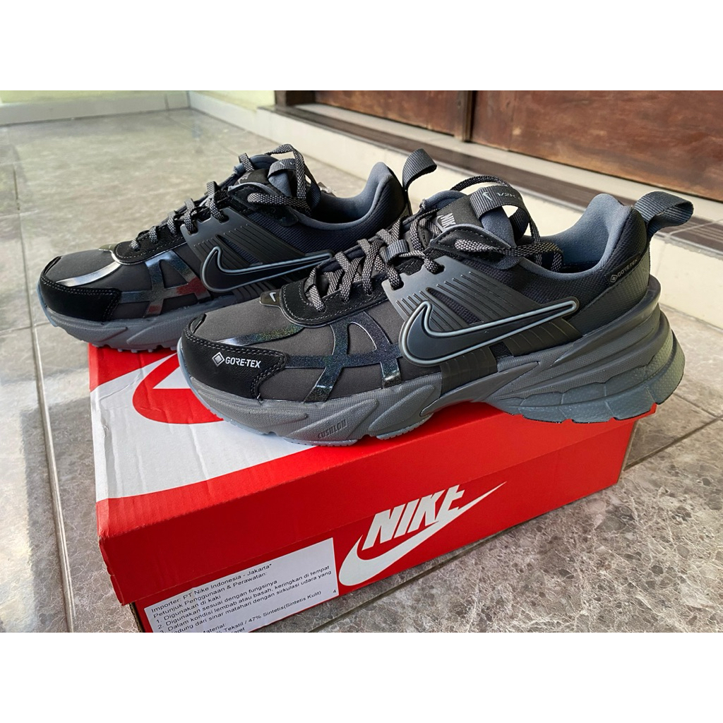 (PRELOVED) Nike V2K Goretex Woman size 37.5