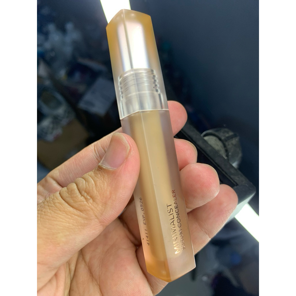Esqa Minimalist Serum Concealer Truffle