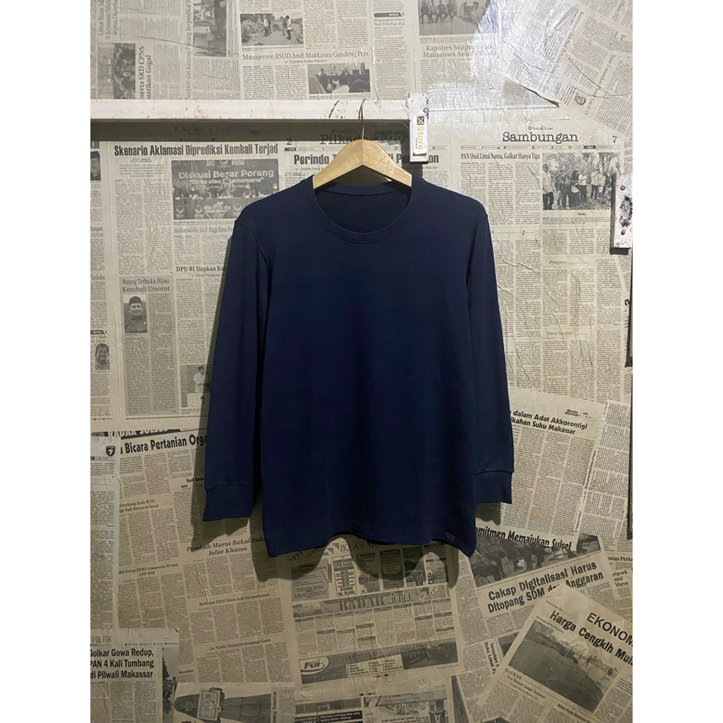 LONGSLEEVE UNIQLO / KAOS PANJANG UNIQLO S-M